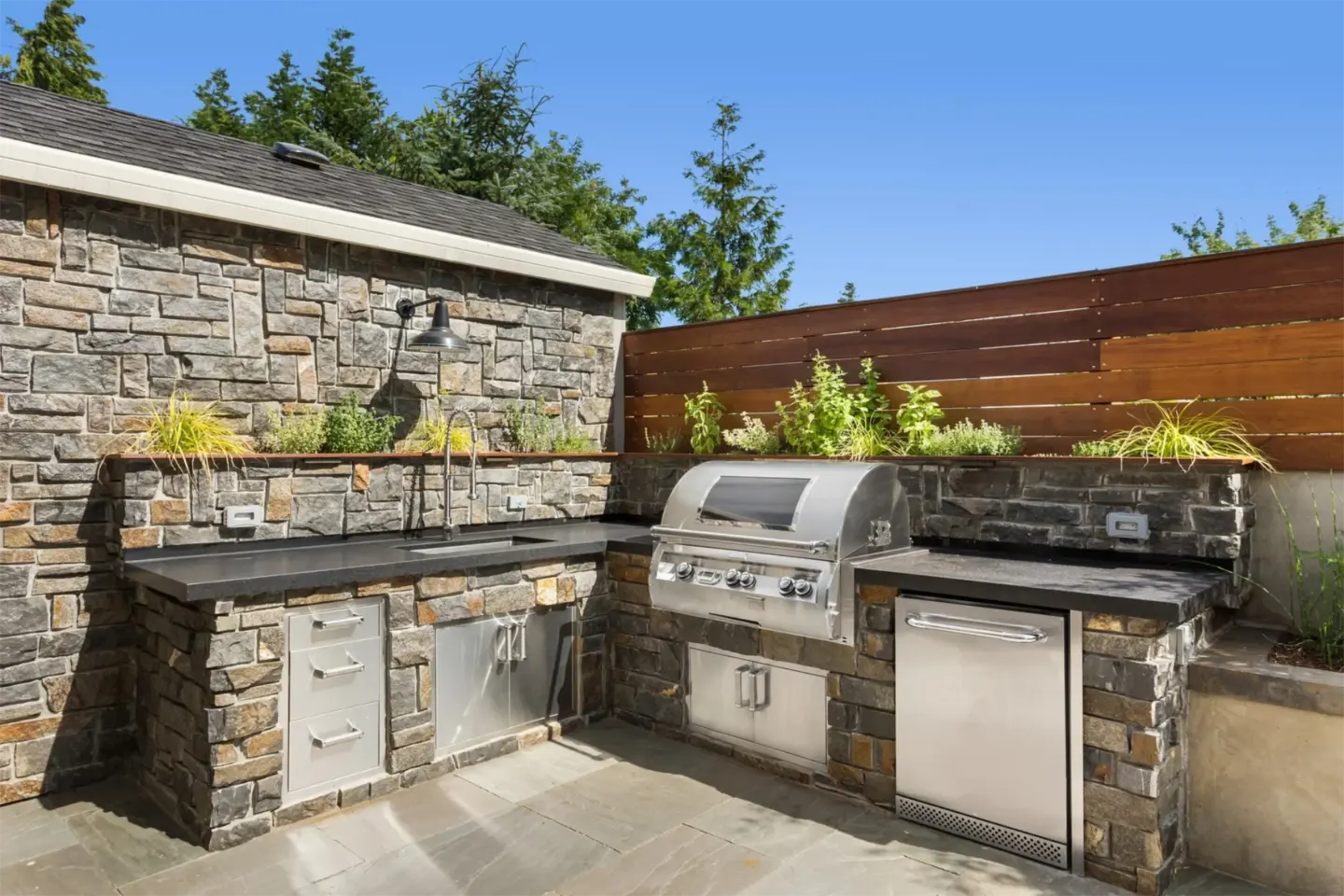 Outdoor Kitchen Builder