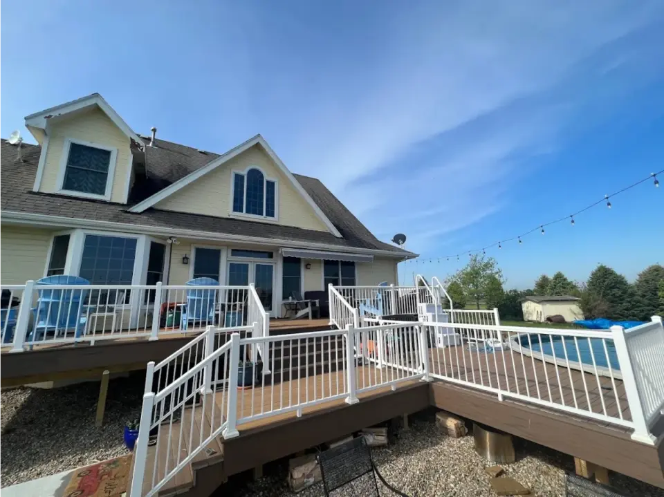 Cantilevered Deck