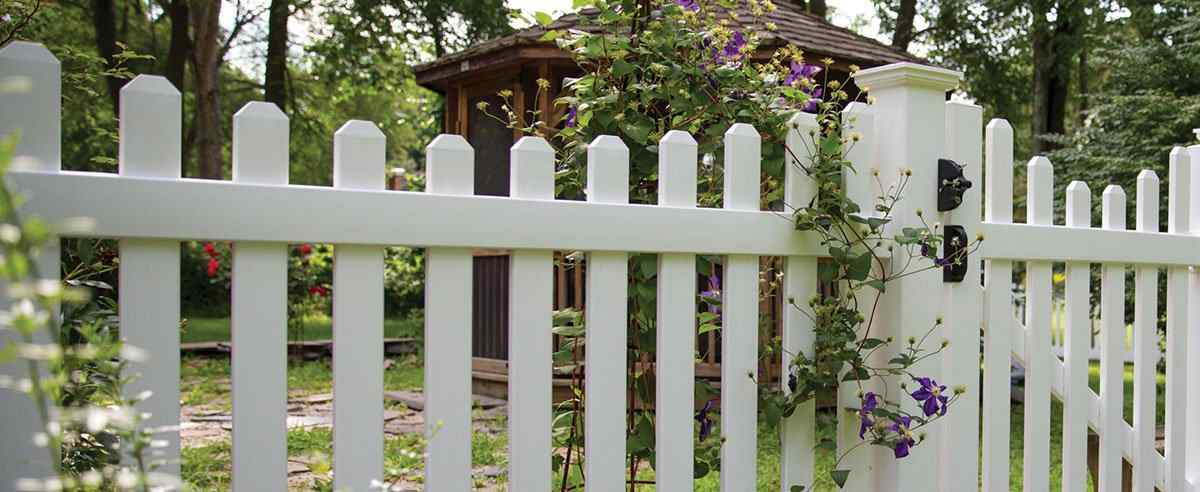 Picket Vinyl Fence
