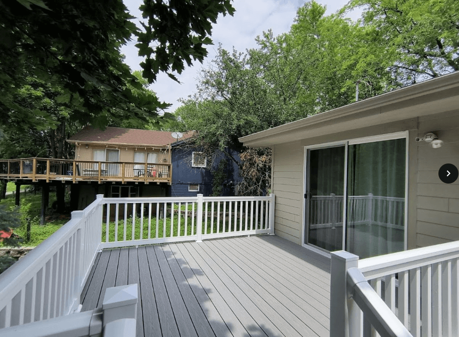 pvc-deck-with-railing-and-sliding-glass-door-in-omaha-ne